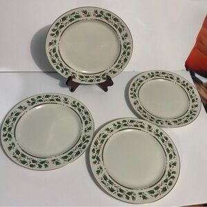 t of 4 Royal Limited Holly Holiday Dinner plates